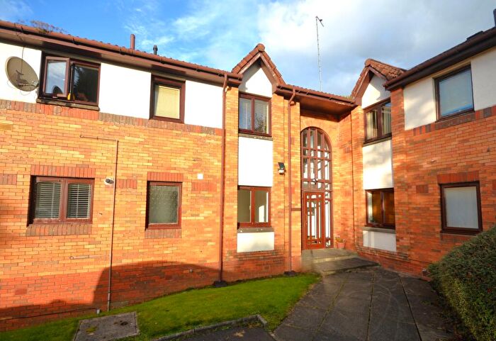 2 Bedroom Flat To Rent In The Paddock, Busby, East Renfrewshire, G76