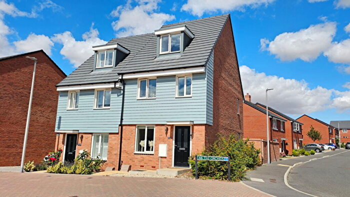 3 Bedroom Semi-Detached House For Sale In The Orchids, Newbury, Berkshire, RG14