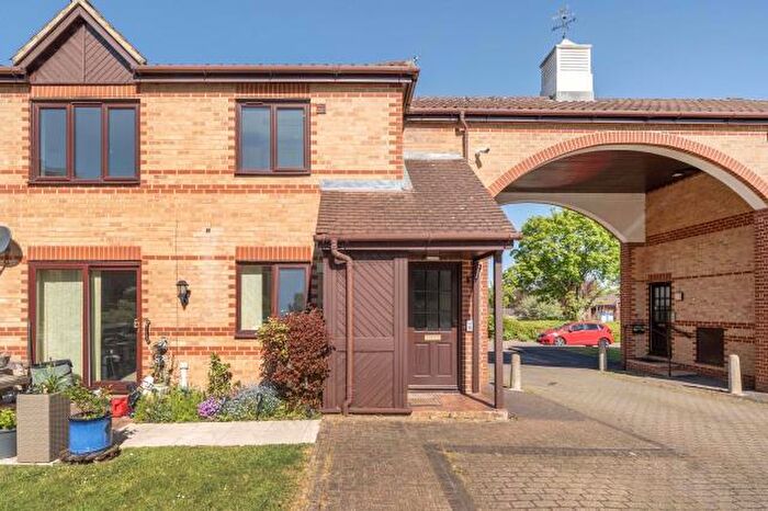 2 Bedroom Apartment For Sale In Gershwin Court, Basingstoke, Hampshire, RG22