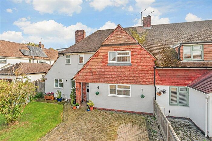 3 Bedroom End Of Terrace House For Sale In Forge Meadows, Headcorn, Kent, TN27