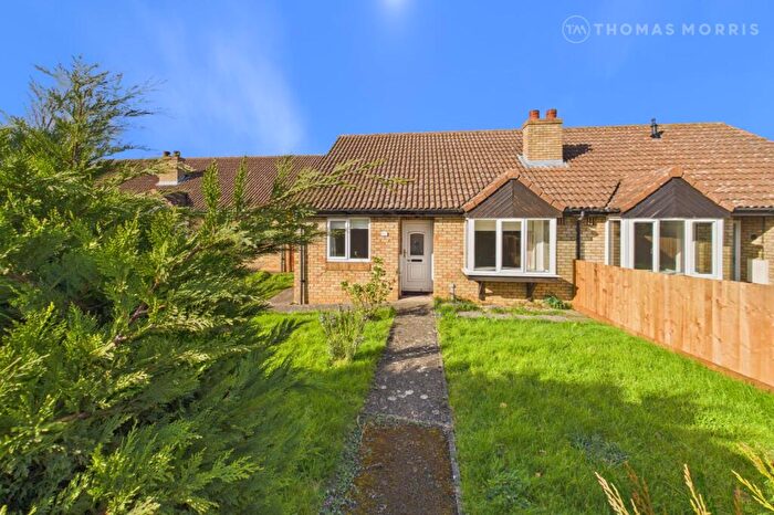 2 Bedroom Bungalow For Sale In Bushmead Road, Eaton Socon, St. Neots, Cambridgeshire, PE19