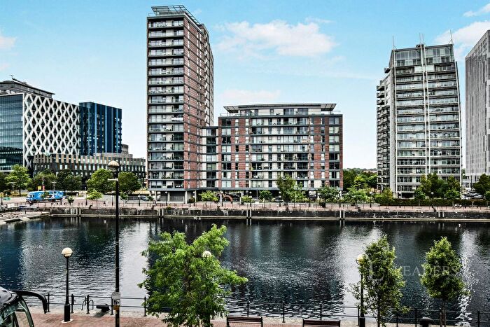 2 Bedroom Flat To Rent In The Quays, Salford, Greater Manchester, M50