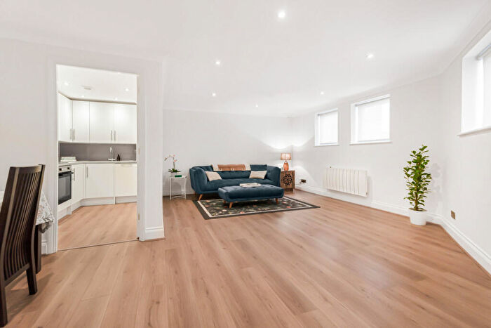 1 Bedroom Apartment For Sale In Back Church Lane, London, E1