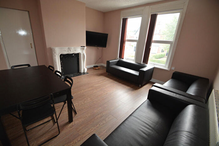 7 Bedroom House To Rent In Brudenell Road, Leeds, LS6