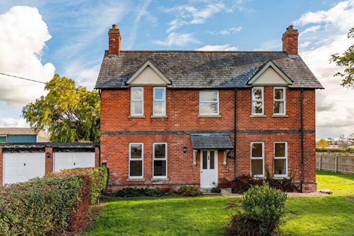 4 Bedroom Detached House For Sale In Claydon, Tewkesbury, GL20