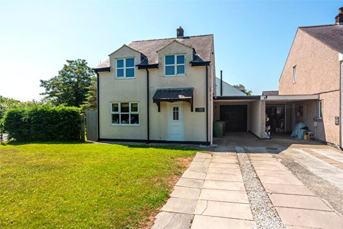 4 Bedroom Link Detached House For Sale In Bethel, Bodorgan, Isle Of Anglesey, LL62