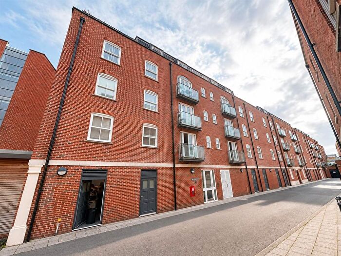 1 Bedroom Flat To Rent In Salt Meat Lane, Gosport, PO12
