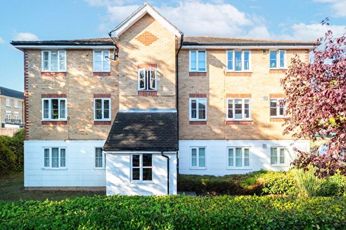 Apartment For Sale In Chipstead Close, Sutton, Surrey, SM2