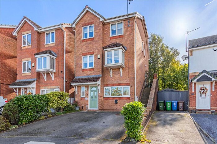 4 Bedroom Detached House For Sale In Sunhill Close, Rochdale, Greater Manchester, OL16