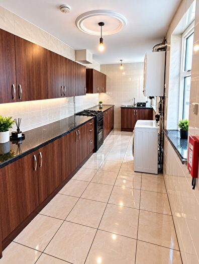 3 Bedroom Terraced House To Rent In Bannerman Road, Leicester, LE5