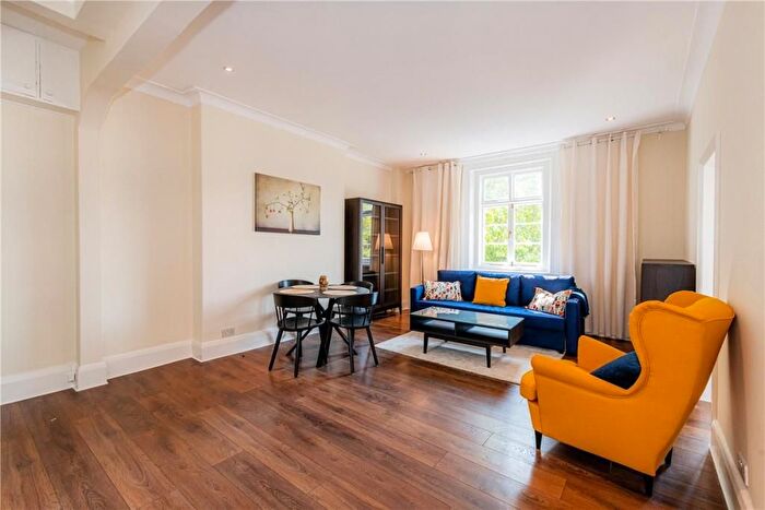 Studio To Rent In Holborn, London, EC1N