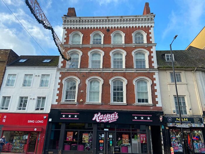 1 Bedroom Flat To Rent In A The Drapery, Town Centre, NN1