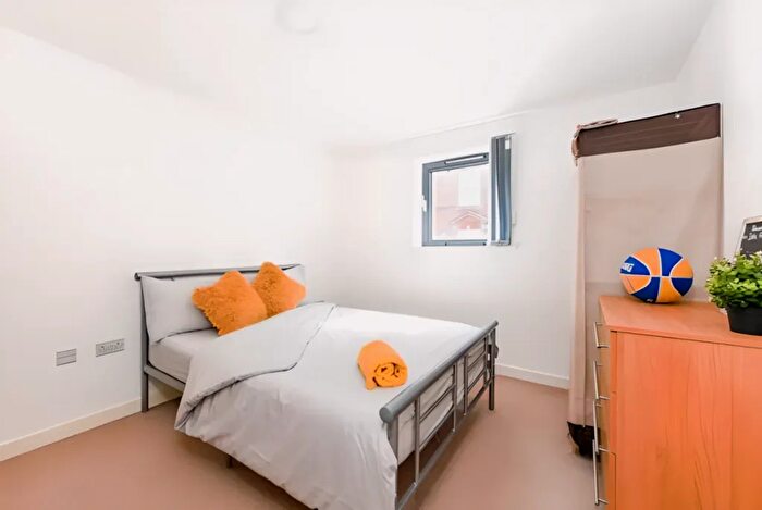 2 Bedroom Flat To Rent In Edward Street, Sheffield, S3