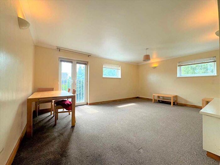 1 Bedroom Apartment For Sale In Sunnydene Close, Harold Wood, RM3