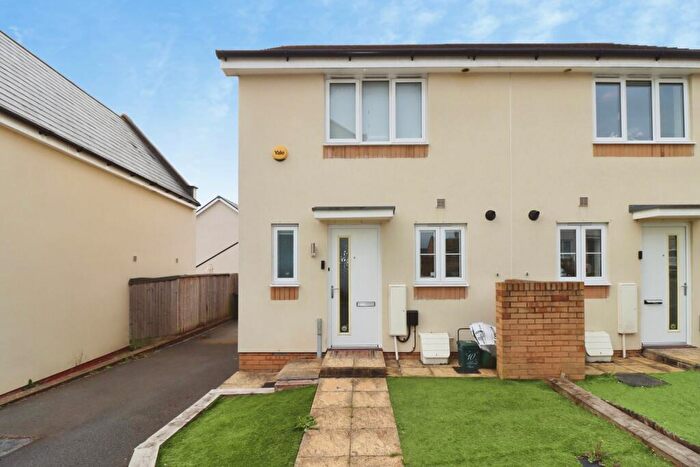 2 Bedroom Semi-Detached House For Sale In Soldiers Road, Patchway, Bristol, BS34