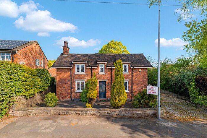 3 Bedroom Detached House For Sale In Chester Road, Macclesfield, SK11