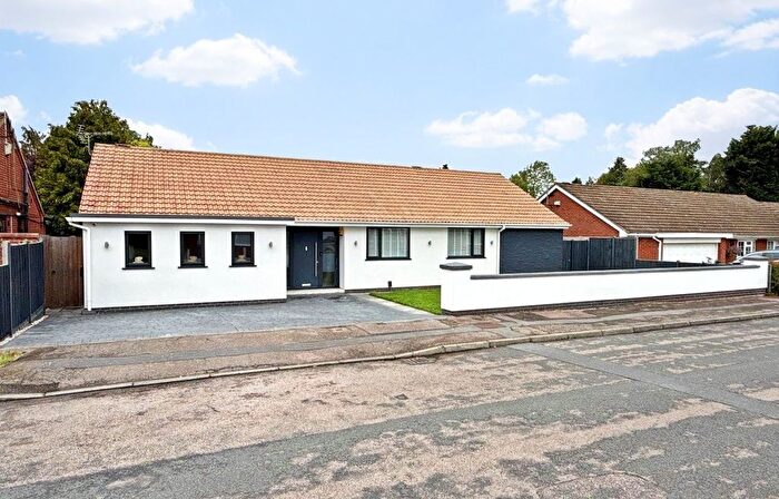3 Bedroom Detached Bungalow For Sale In Magnolia Close, Leicester, LE2