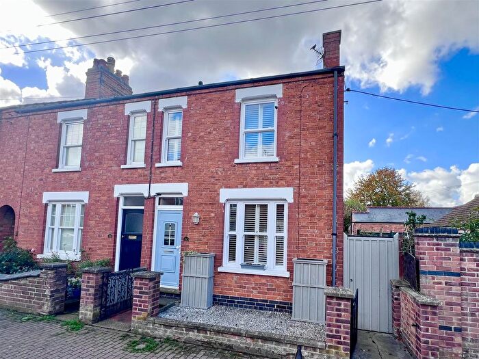 2 Bedroom Property For Sale In Augustus Road, Stony Stratford, Milton Keynes, MK11