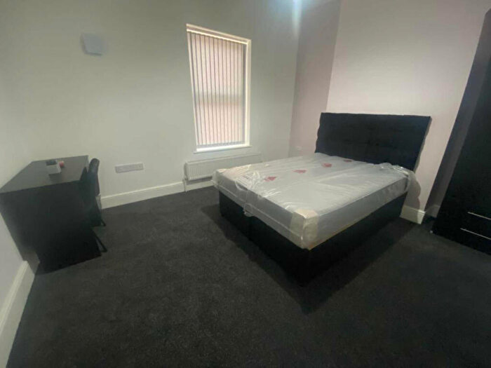 4 Bedroom House To Rent In Osborne Street, Salford, M6