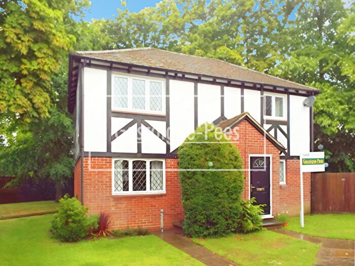 1 Bedroom Maisonette To Rent In East Molesey, KT8