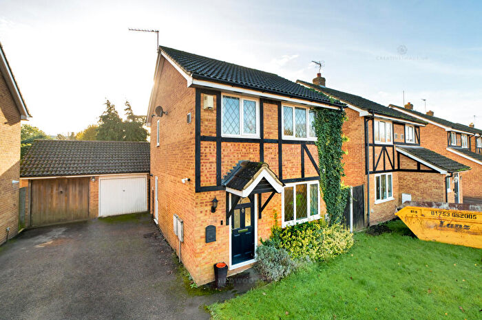 3 Bedroom Detached House For Sale In Colnbrook, SL3