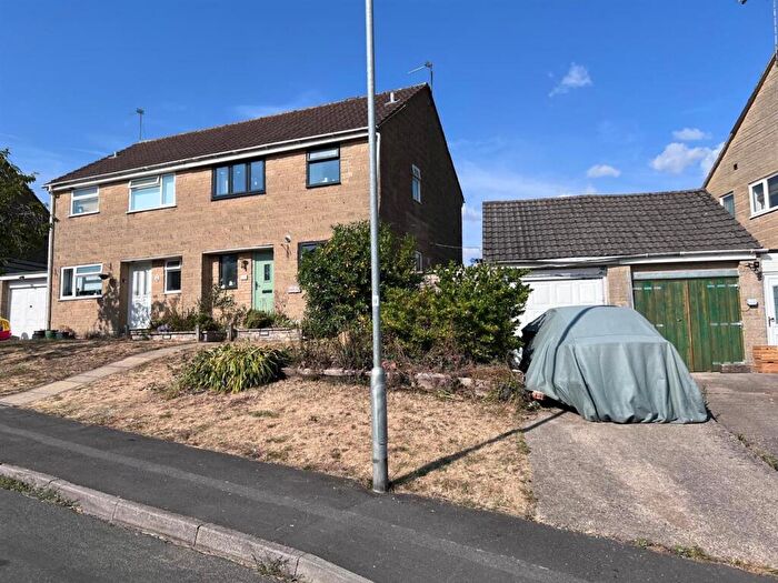 3 Bedroom Semi-Detached House For Sale In Springfield Road, Wincanton, BA9