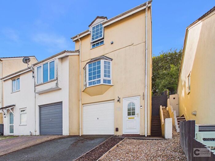 2 Bedroom Semi-Detached House For Sale In Exe Hill, Torquay, TQ2