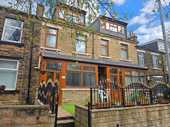 4 Bedroom Terraced House For Sale In Mannheim Road, Bradford, BD9