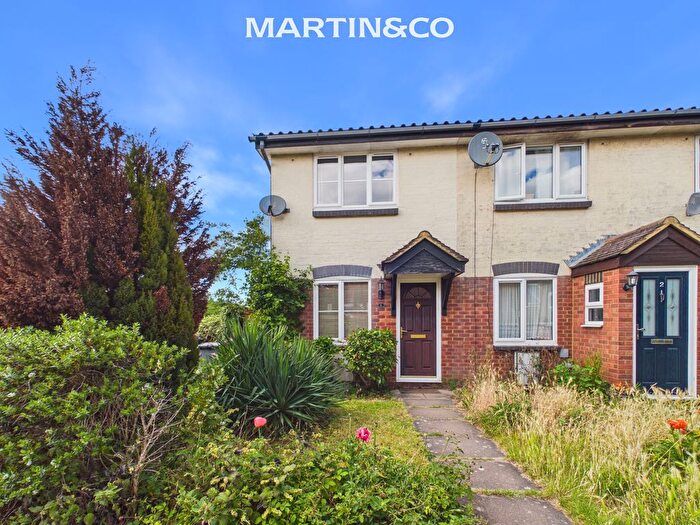 1 Bedroom End Of Terrace House For Sale In Coniston Way, Egham, TW20