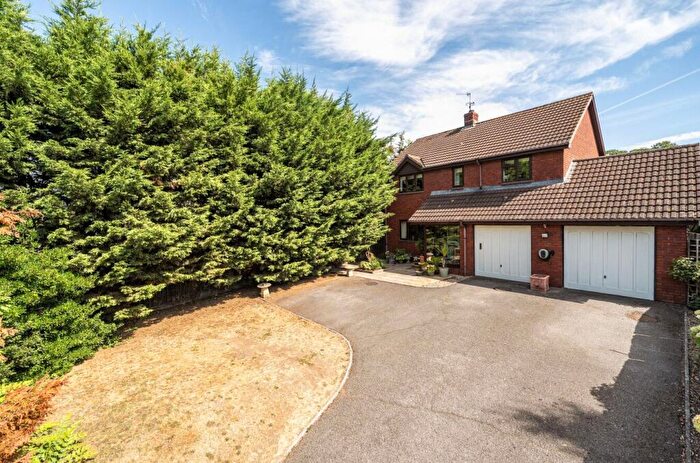 4 Bedroom Detached House For Sale In Winslade Park Avenue, Exeter, EX5