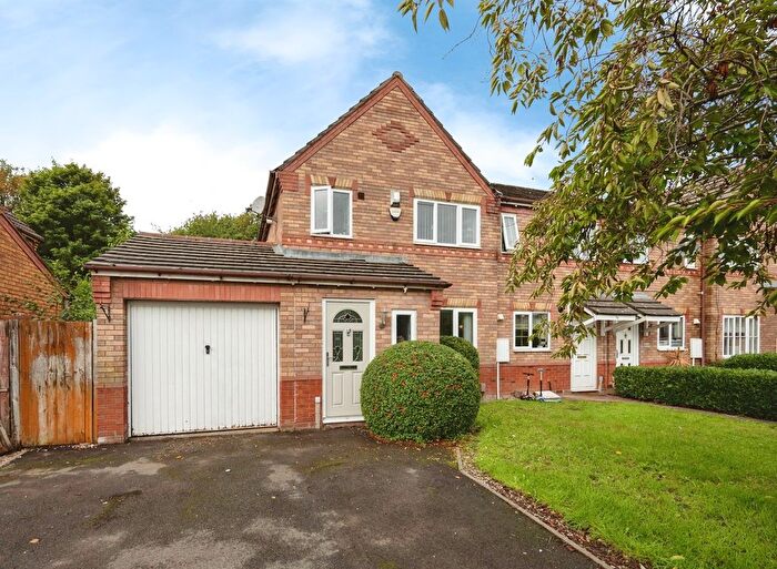 3 Bedroom End Of Terrace House For Sale In Steven Drive, Bilston, WV14