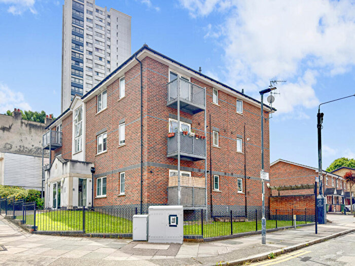 2 Bedroom Flat For Sale In Glyndon Road, SE18