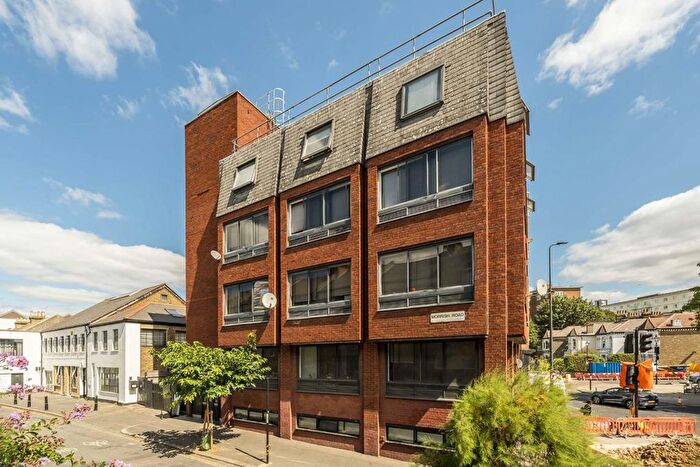 2 Bedroom Flat To Rent In Brixton Hill, Clapham, SW2