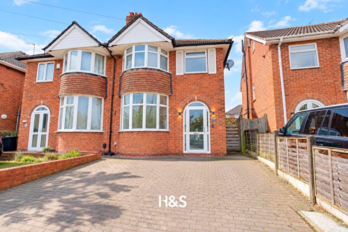 3 Bedroom Semi-Detached House For Sale In Geoffrey Road, Shirley, B90