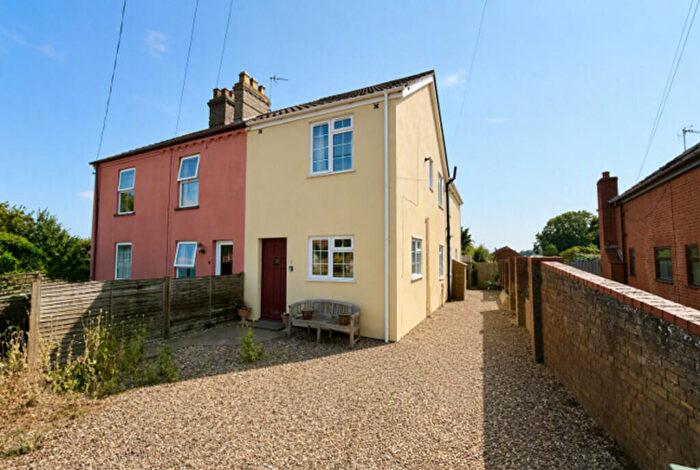 3 Bedroom Semi-Detached House For Sale In The Heath, Filby, NR29