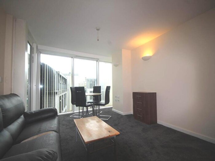 2 Bedroom Flat To Rent In The Gatehaus, Leeds Road, Little Germany, BD1