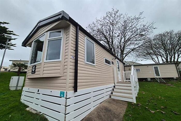 2 Bedroom Mobile/park Home For Sale In Newquay, TR8