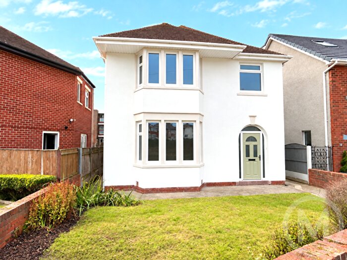 3 Bedroom Detached House For Sale In Glenmere Crescent, Norbreck, FY5