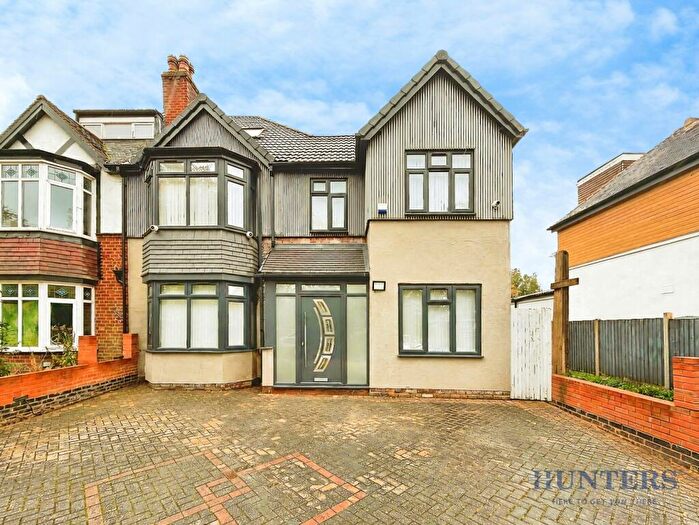 4 Bedroom Detached House To Rent In Stratford Road, Hall Green, Birmingham, B28