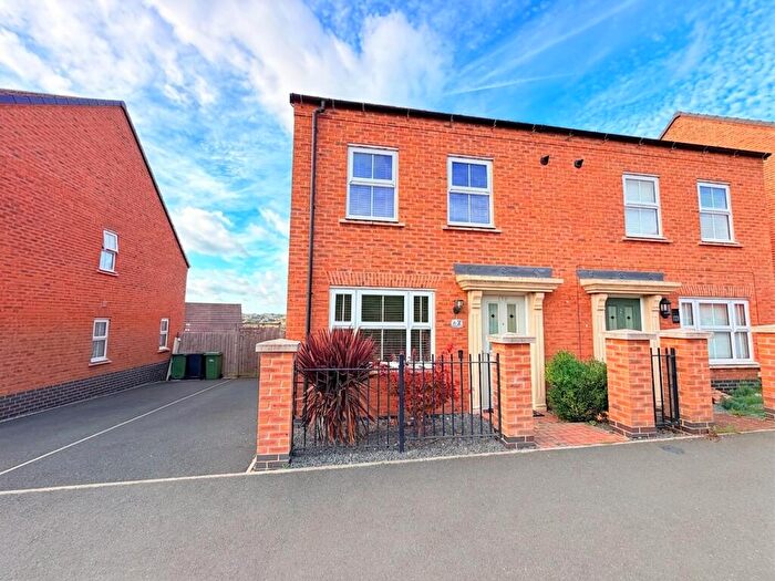 3 Bedroom Semi-Detached House For Sale In Edinburgh Road, Nuneaton, CV10