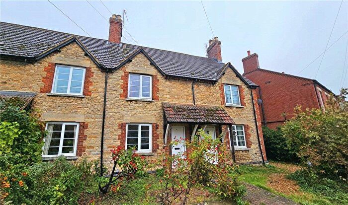 2 Bedroom House To Rent In Bridgend, Carlton, MK43