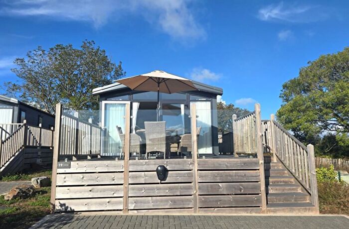 3 Bedroom Lodge For Sale In Torquay Road, Shaldon, Teignmouth, TQ14