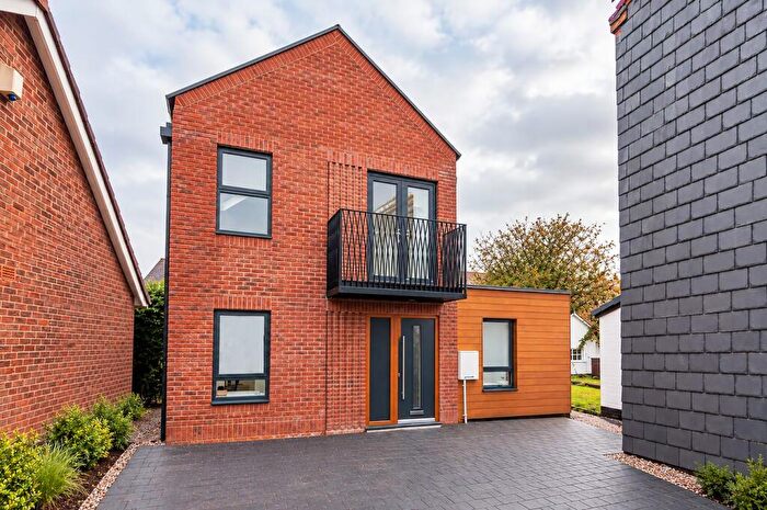 3 Bedroom Detached House To Rent In Davyhulme Road, Davyhulme, Manchester, M41