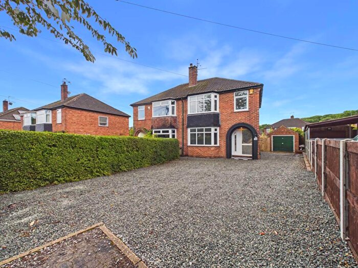 3 Bedroom Semi-Detached House For Sale In Derwent Avenue, North Ferriby, HU14