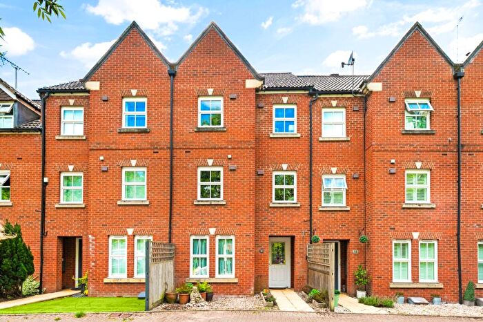 4 Bedroom Town House For Sale In Victoria Walk, Wokingham, RG40