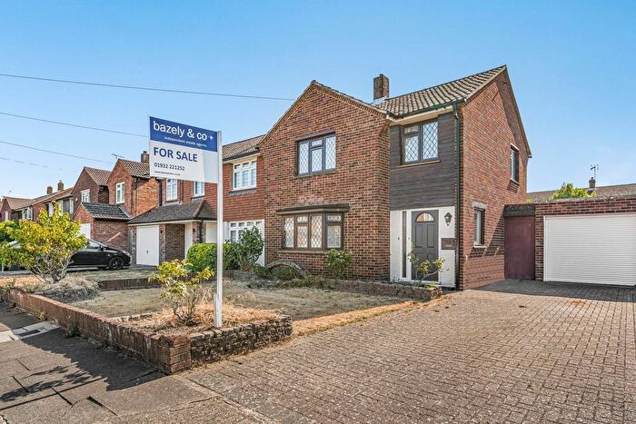 3 Bedroom Semi-Detached House For Sale In Briar Road, Shepperton, TW17