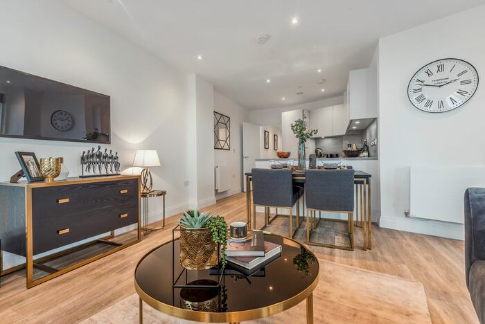 2 Bedroom Flat To Rent In St. Marks Road, Bromley, BR2