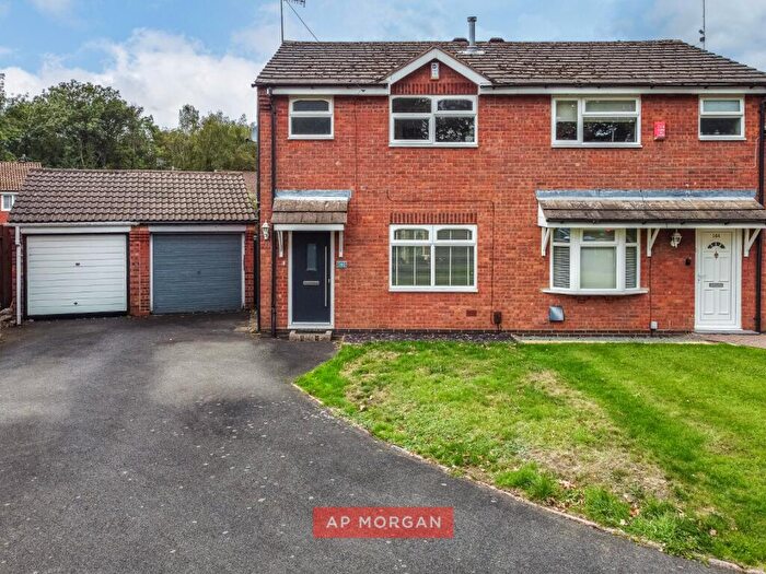 3 Bedroom Semi-Detached House For Sale In Chatsworth Road, Halesowen, West Midlands, B62