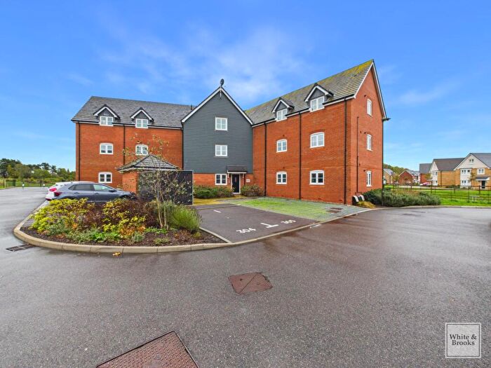 2 Bedroom Flat For Sale In Greenshank Drive, Chichester, PO20
