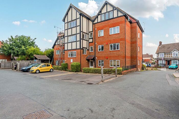 2 Bedroom Flat For Sale In Monument Road, Woking, Surrey, GU21
